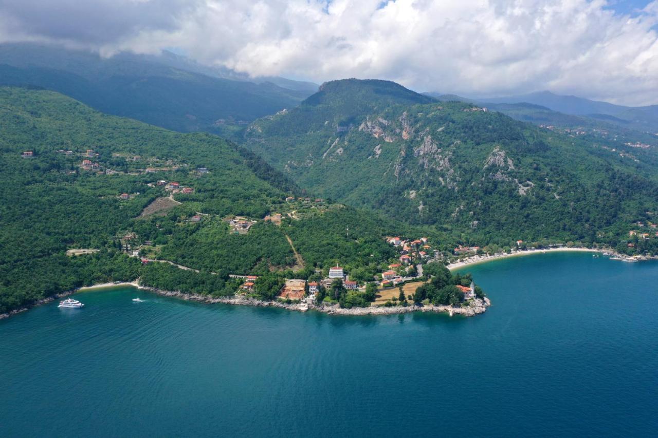 Apartments And Rooms By The Sea Medveja, Opatija - 2305 Lovran Exterior foto